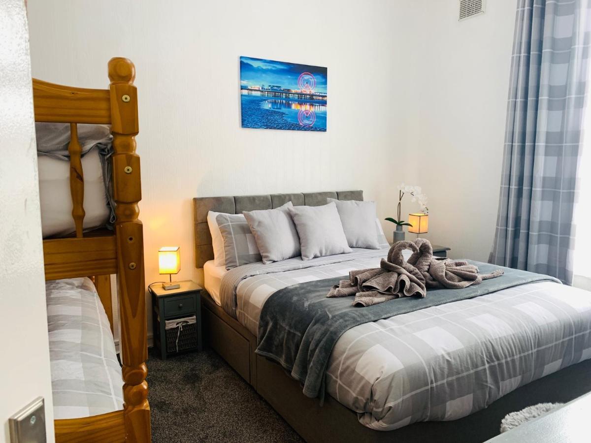 The Whitehouse Holiday Apartments Blackpool Exteriör bild